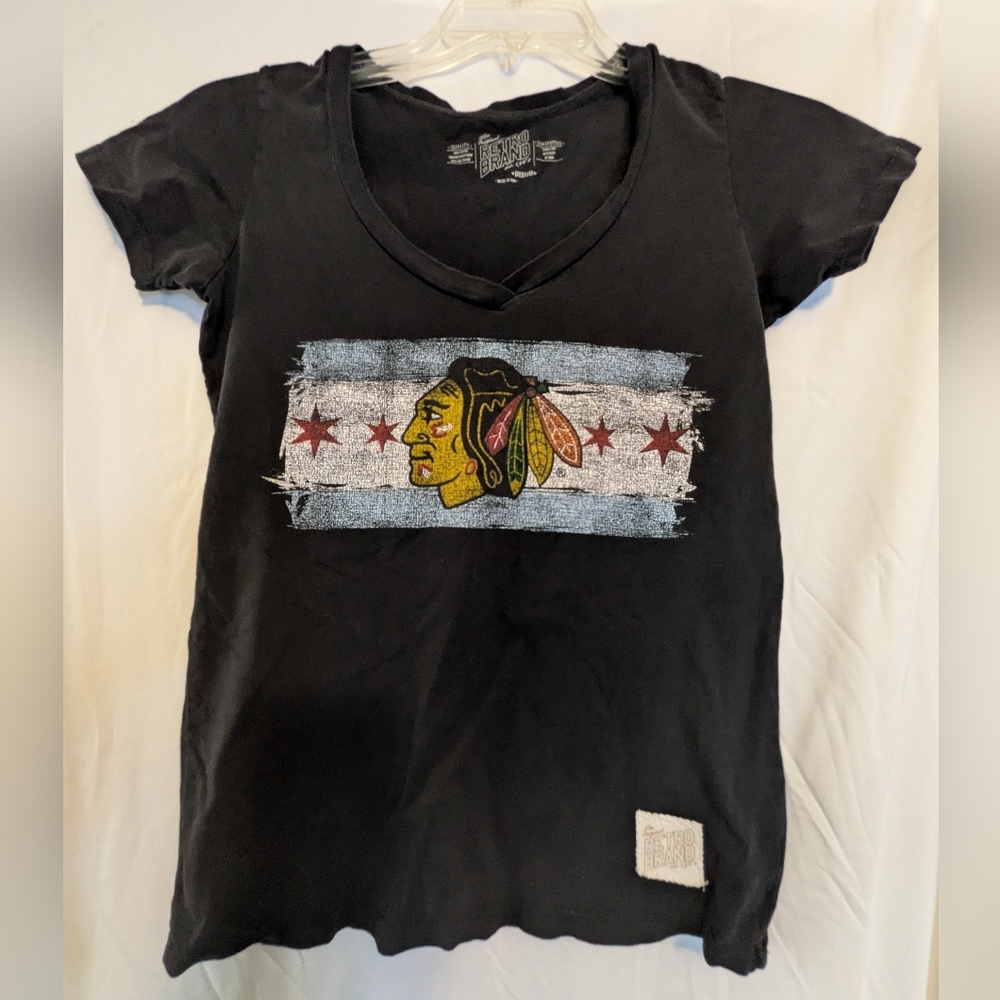Original Retro Brand Distressed Chicago Blackhawks Short Sleeve Shirt Sz. M
